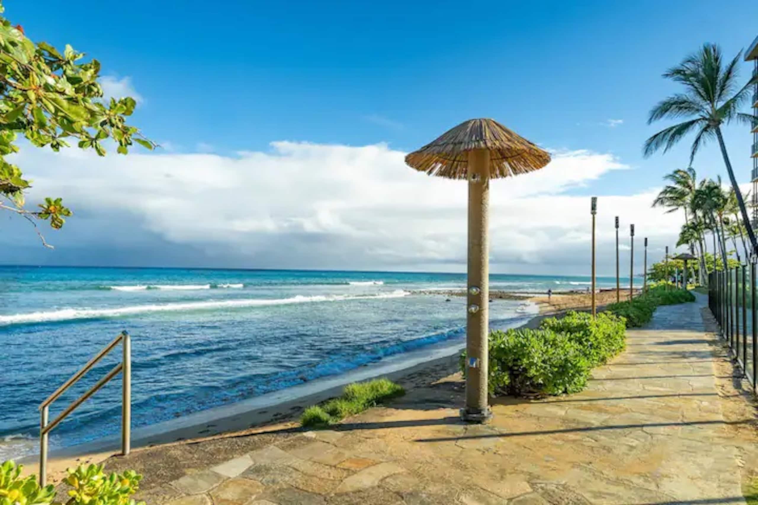 Condo in Lahaina · ★4.85 · Studio · 2 beds · 1 private bath - Image 28
