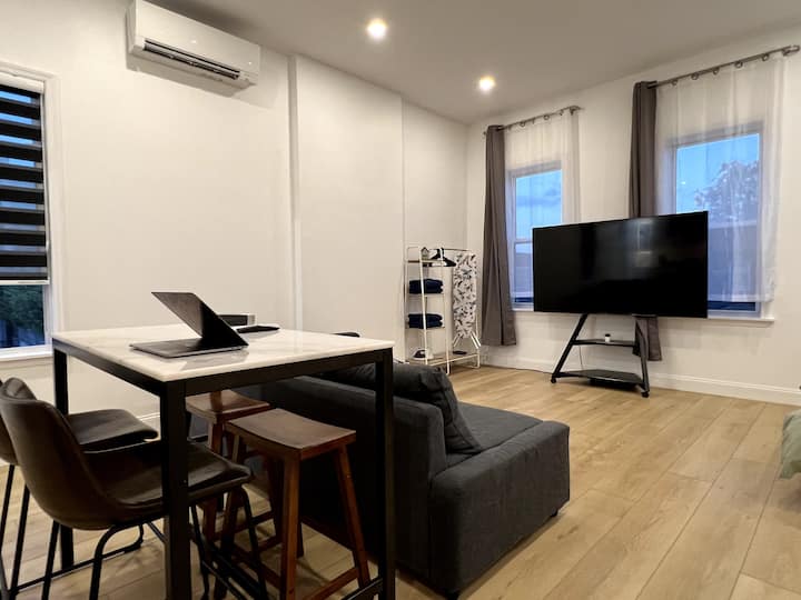 Lofty Studio | Near Train Station | Free W/d - Queens, NY