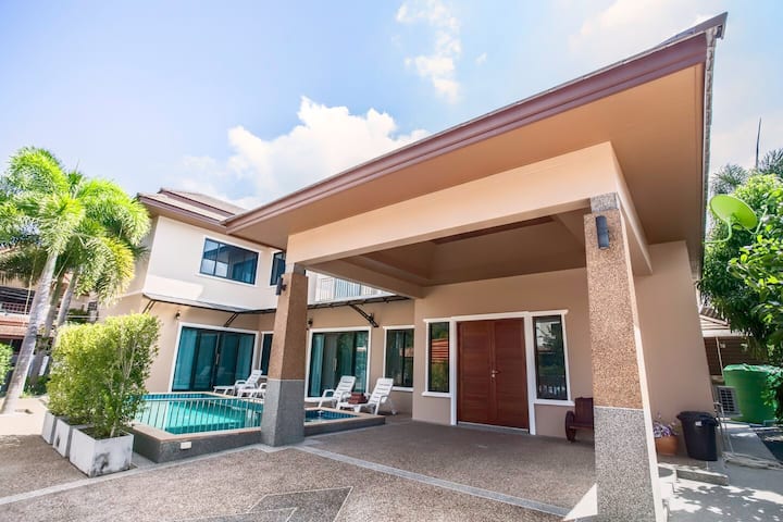 Four Bedroom Thai Minimalist Style Pool Villa - Krabi