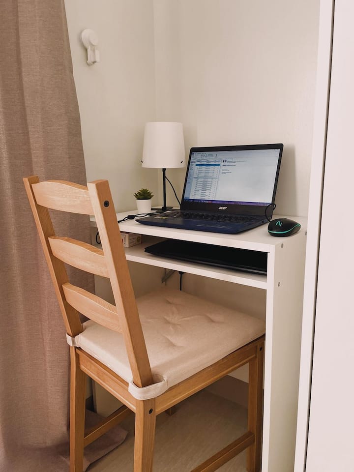 Working / vanity station.