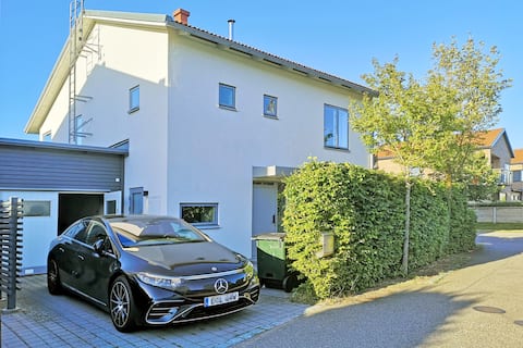 Bright and modern 3 bedroom villa with study