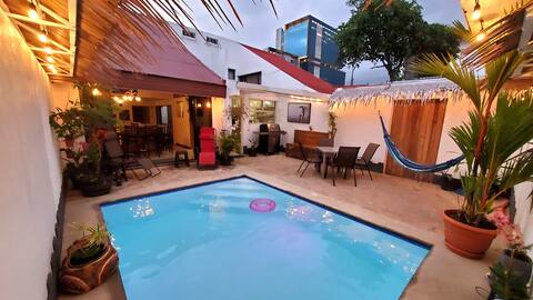 Cheerful private 4-Bedroom Villa. Heated pool A/C