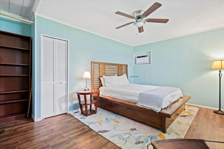 Detached Queen bedroom #3 - accessible via garage entrance