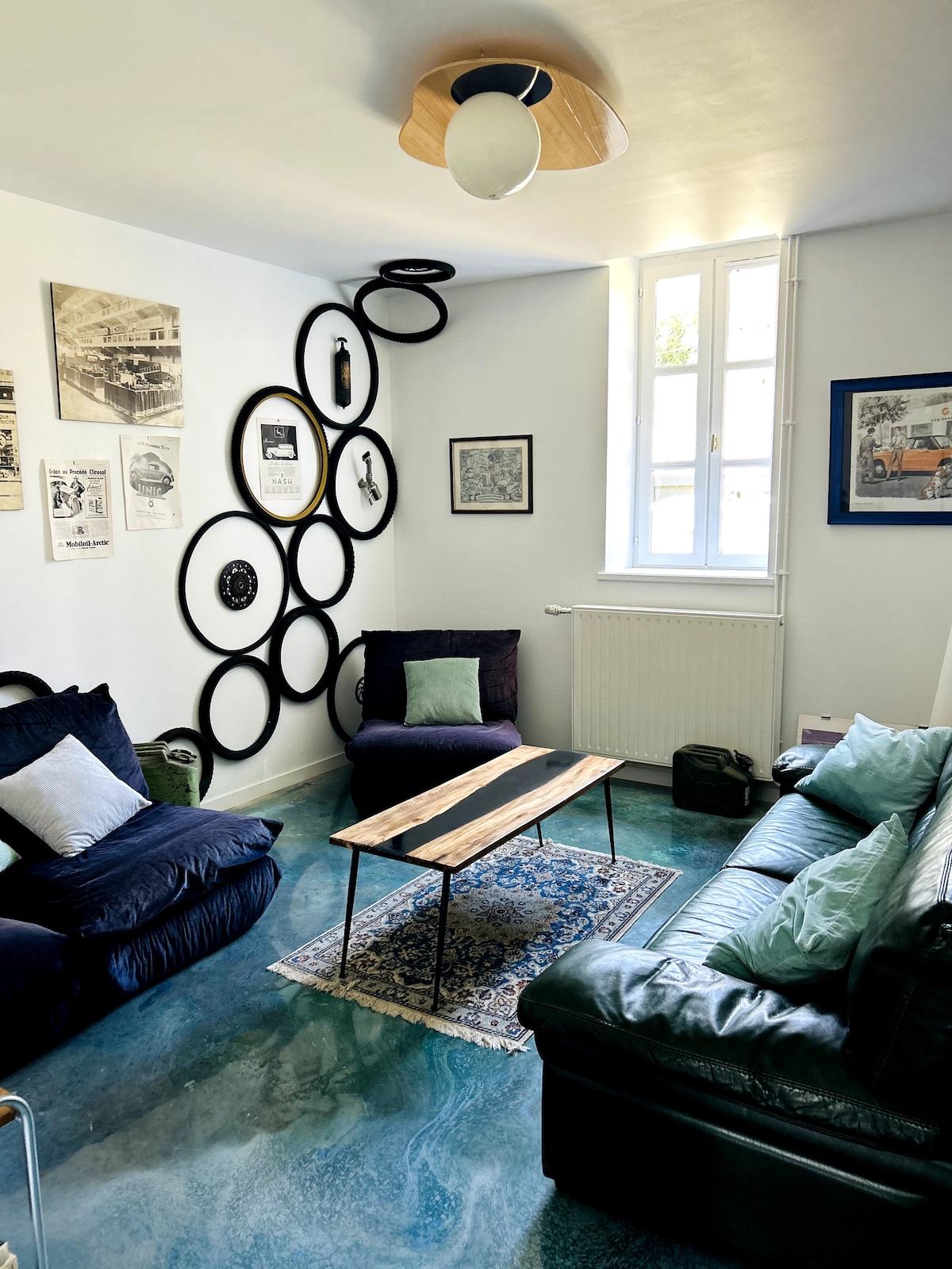 Annonce Airbnb populaire: Stay at La Ferme Bleue à Allier