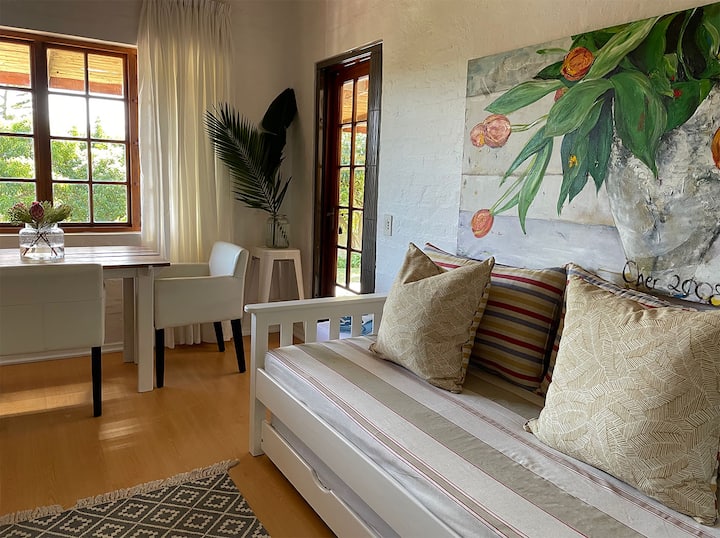 Tree View Loft Garden Apartment - Plettenberg Bay