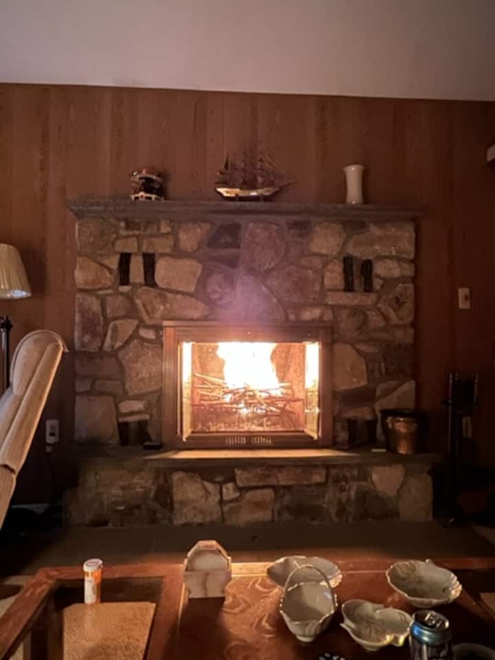 Secluded & Bright Home Located Near All In Bethel - Lake Superior State Park, Bethel