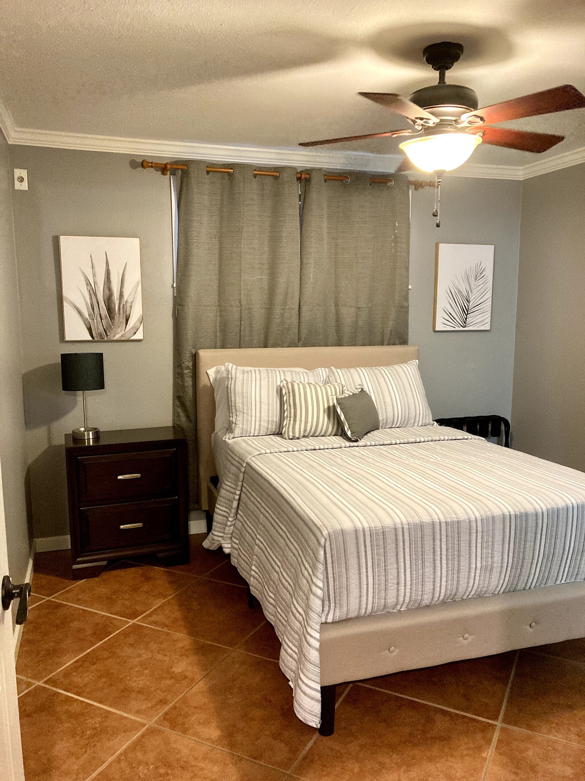 Tweepersoonsbed met half bad