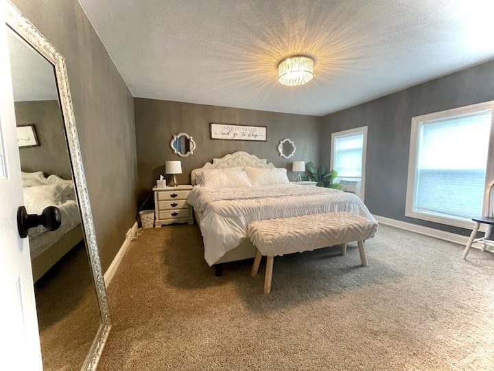 3 Bed/1 bath, 5 min walk to beach, updated home. Houses for Rent in