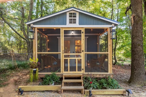 Cozy Cottage - Tiny House - Private Porch