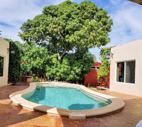 Casa Nicté-Há, with a swimming pool and barbecue area