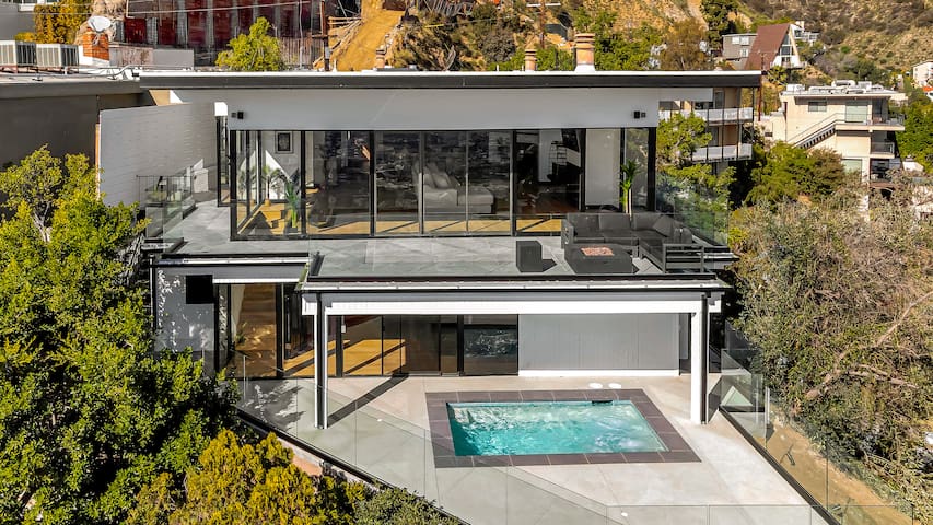 Villa With A Breathtaking Panoramic View!