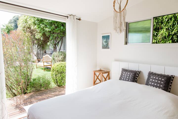 Villa Dell’Amore, Urban Retreat Unparalleled Views gallery image 4