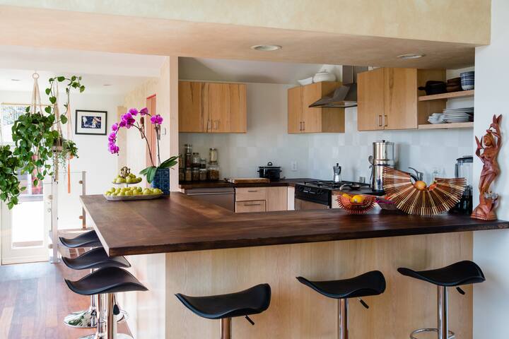 Villa Dell’Amore, Urban Retreat Unparalleled Views gallery image 2