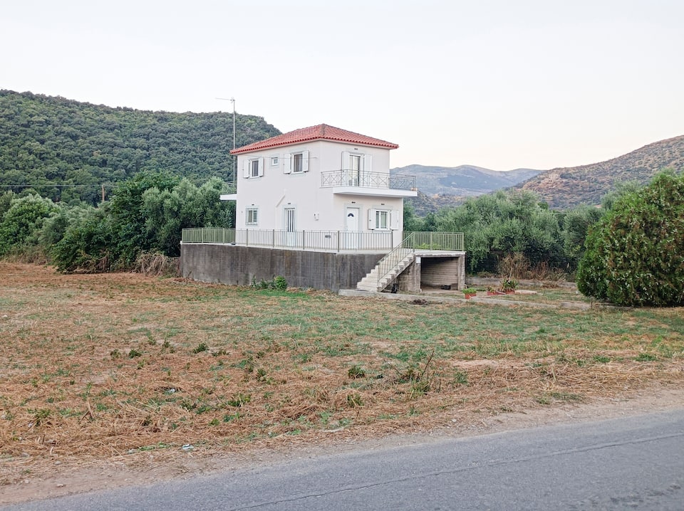 Zoi's Hοuse.Vacation home in Mani near Vathi beach — photo 1