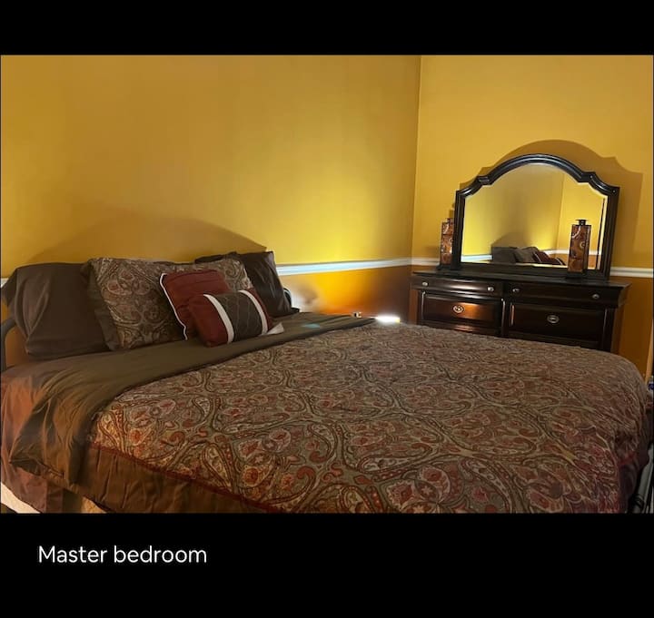 Amazing 4 Bedroom Townhouse With Free Parking - Havre De Grace, MD