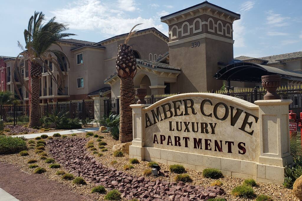 Airbnb Amber Cove - Gorgeous 1-bedroom luxury apartment