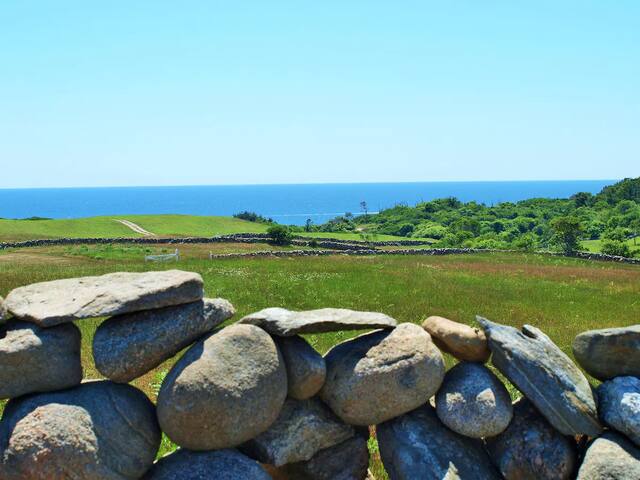 Ocean-View Cottage at Spar Point Farm Block Island gallery image 5