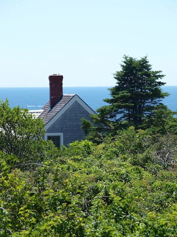 Ocean-View Cottage at Spar Point Farm Block Island gallery image 3