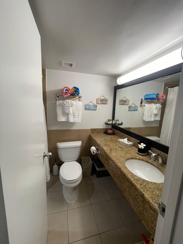 Free Parking! Penthouse Unit At The Palms Waikiki - 호놀룰루