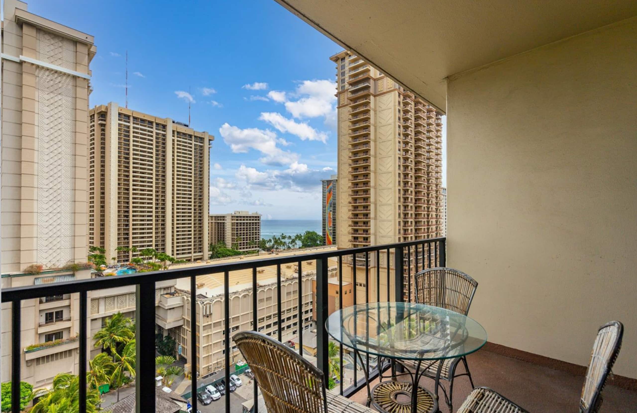 Hotel in Honolulu · ★4.92 · Studio · 2 beds · 1 private bath - Image 8