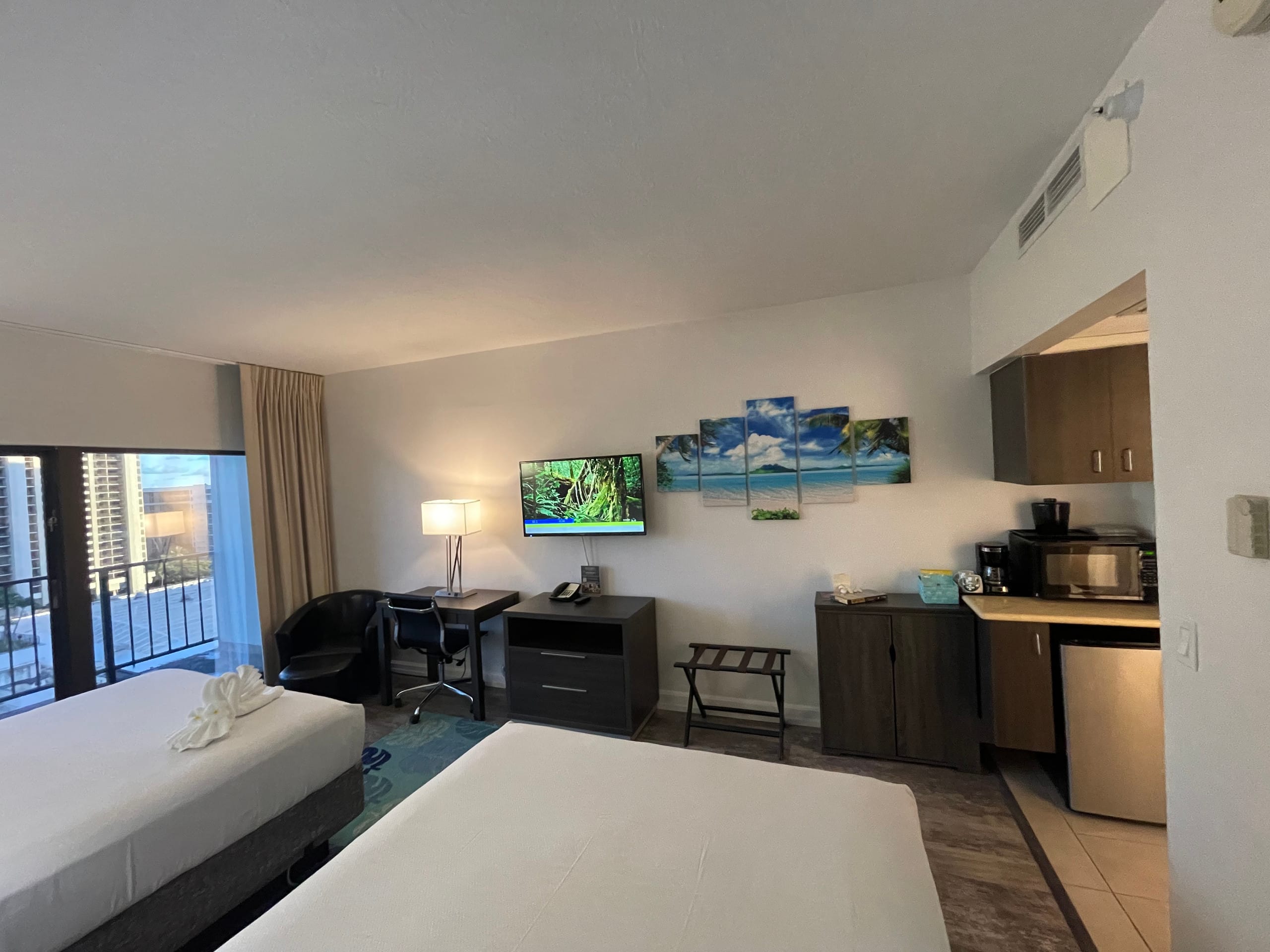 Hotel in Honolulu · ★4.92 · Studio · 2 beds · 1 private bath - Image 21