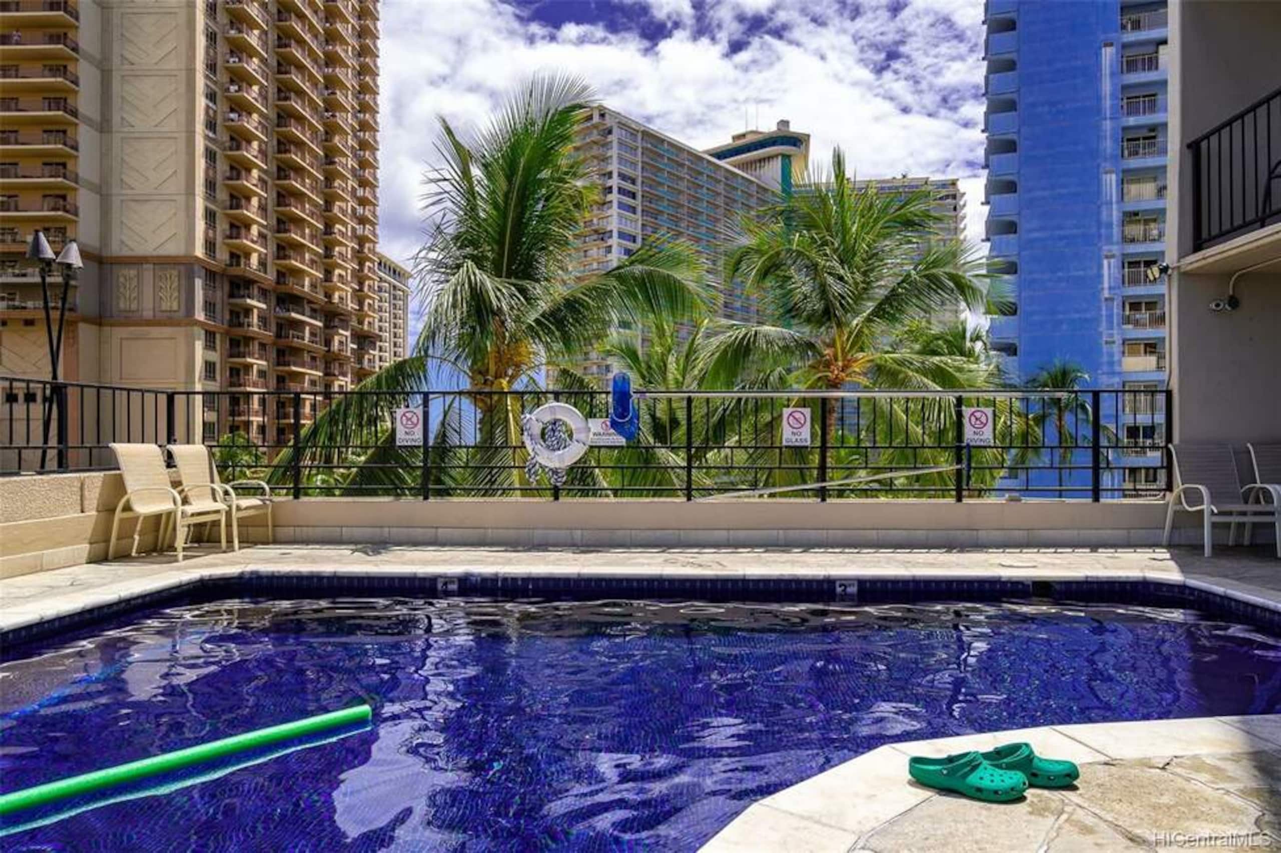 Hotel in Honolulu · ★4.92 · Studio · 2 beds · 1 private bath - Image 16