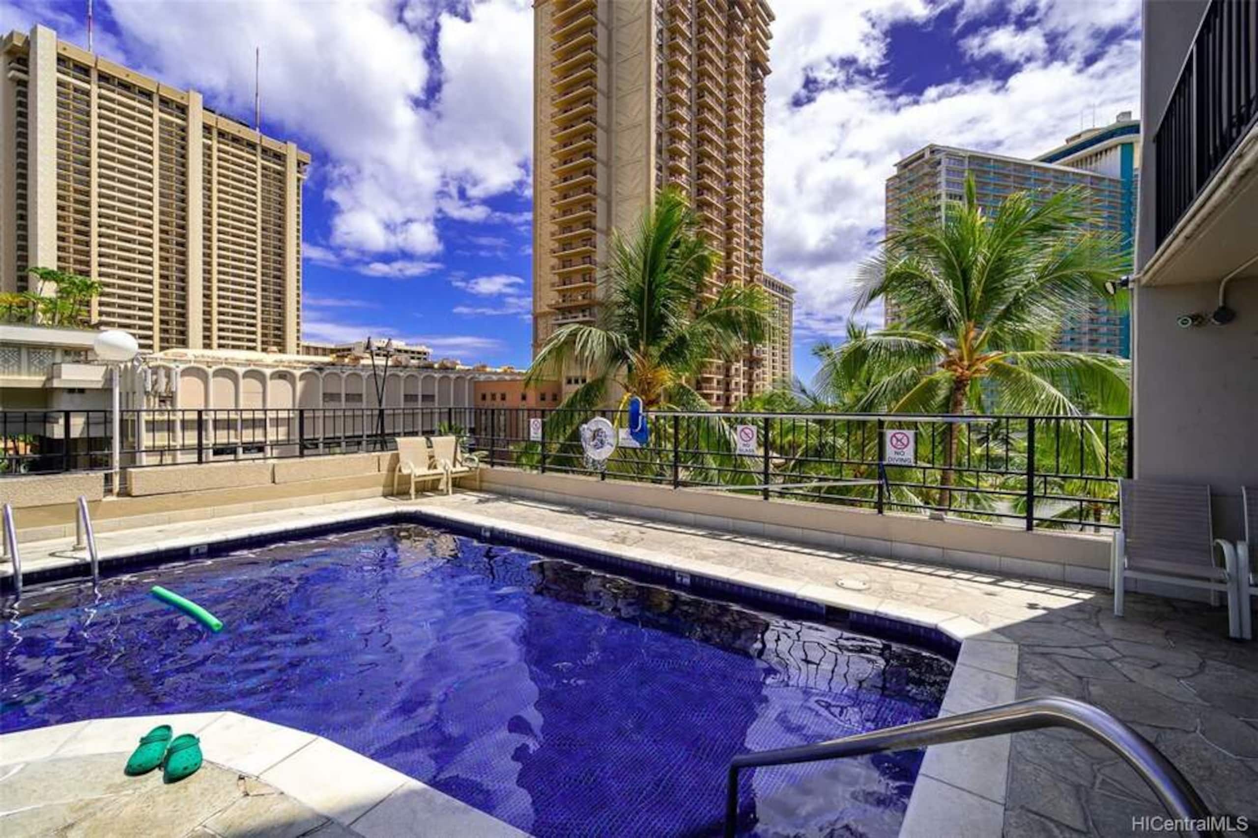 Hotel in Honolulu · ★4.92 · Studio · 2 beds · 1 private bath - Image 19
