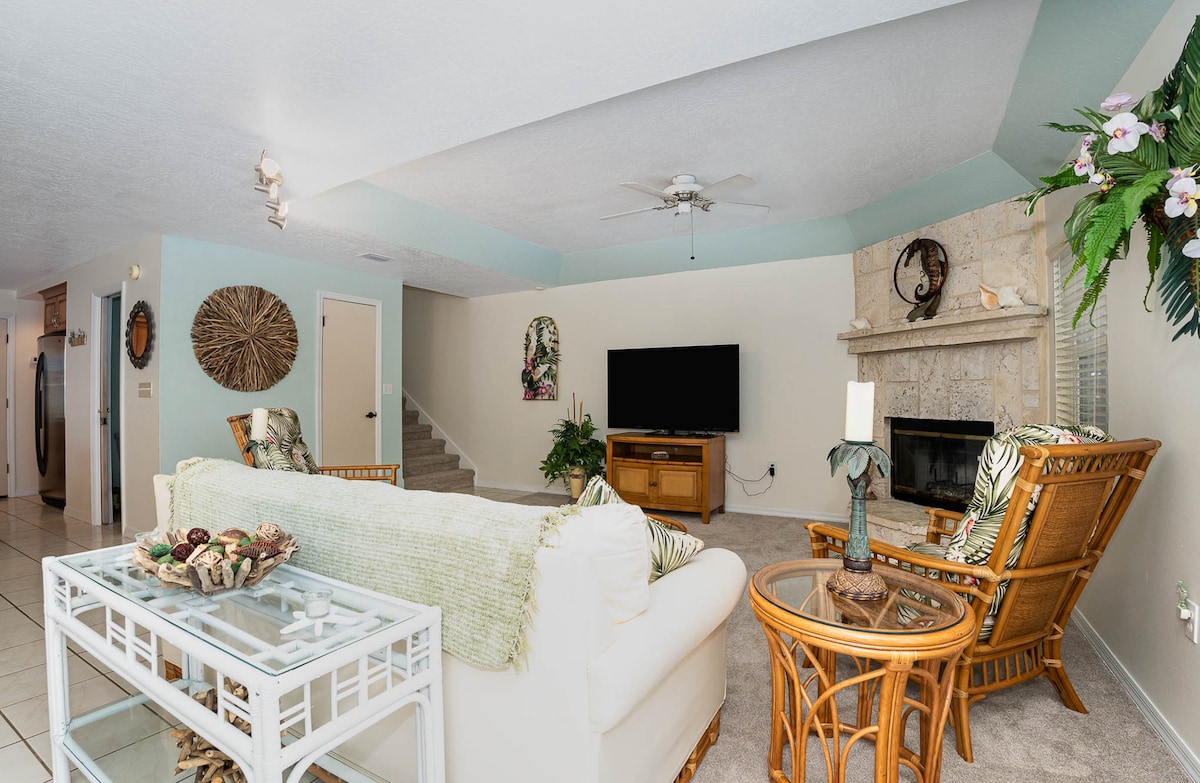 Top performing Airbnb: Surfin Seahorse - Beachside 3/2.5 townhome w/pool in Cape Canaveral