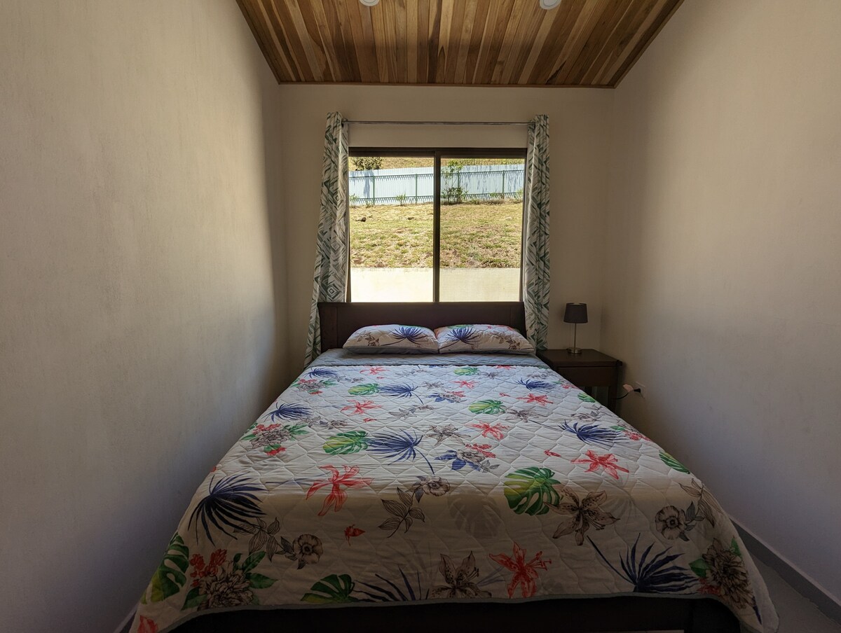 ห้องนอน 2 พร้อมเตียงควีนไซส์