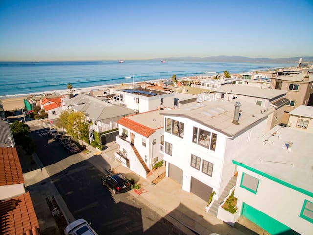 Luxurious Coastal Retreat gallery image 2