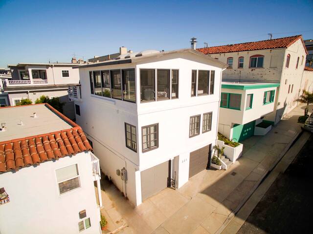 Luxurious Coastal Retreat gallery image 3