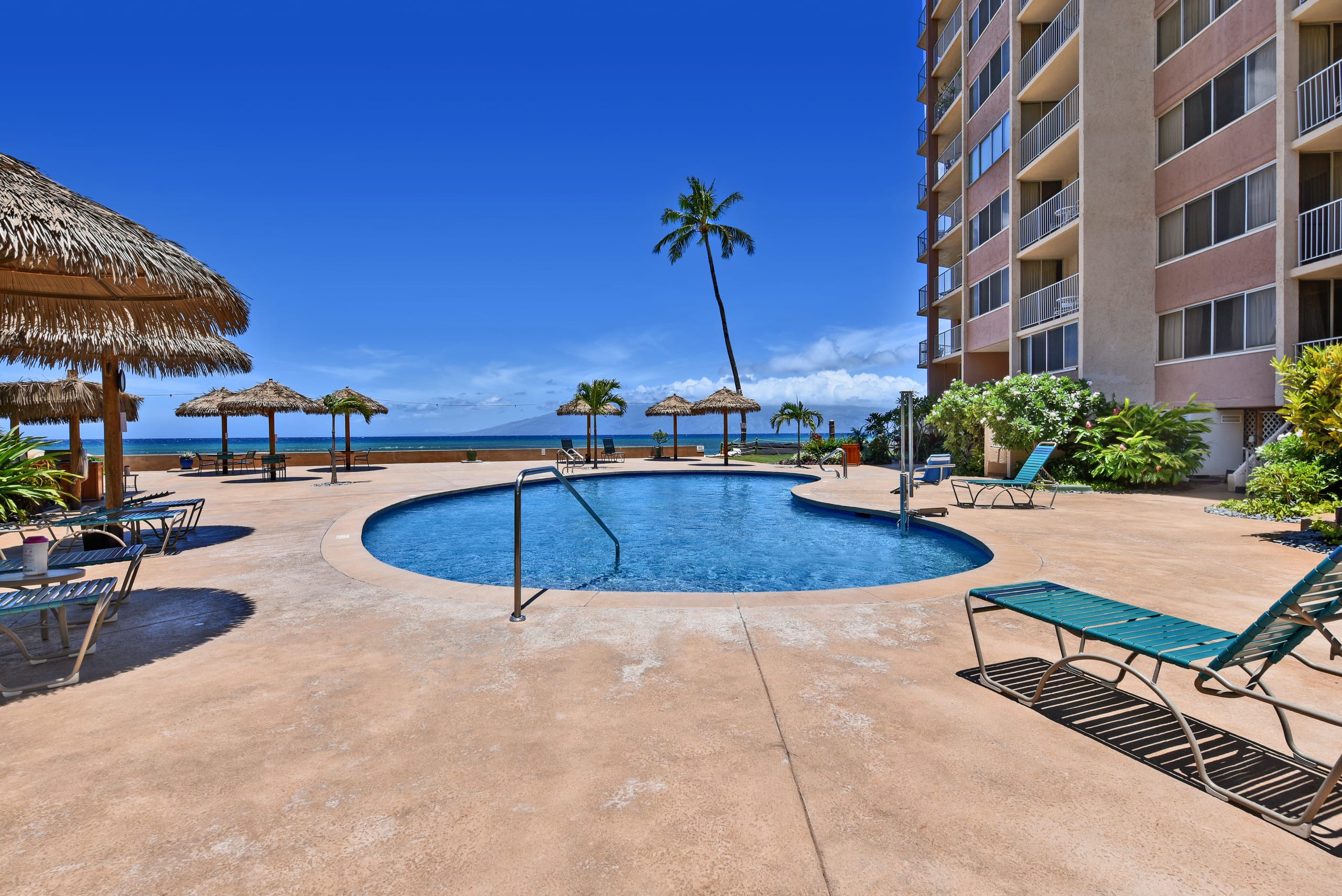 Condo in Lahaina · ★4.85 · 1 bedroom · 2 beds · 1 bath - Image 31
