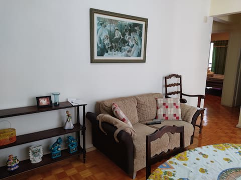 Top performing Airbnb: 3 bedroom apartment with garage, excellent location in Espírito Santo
