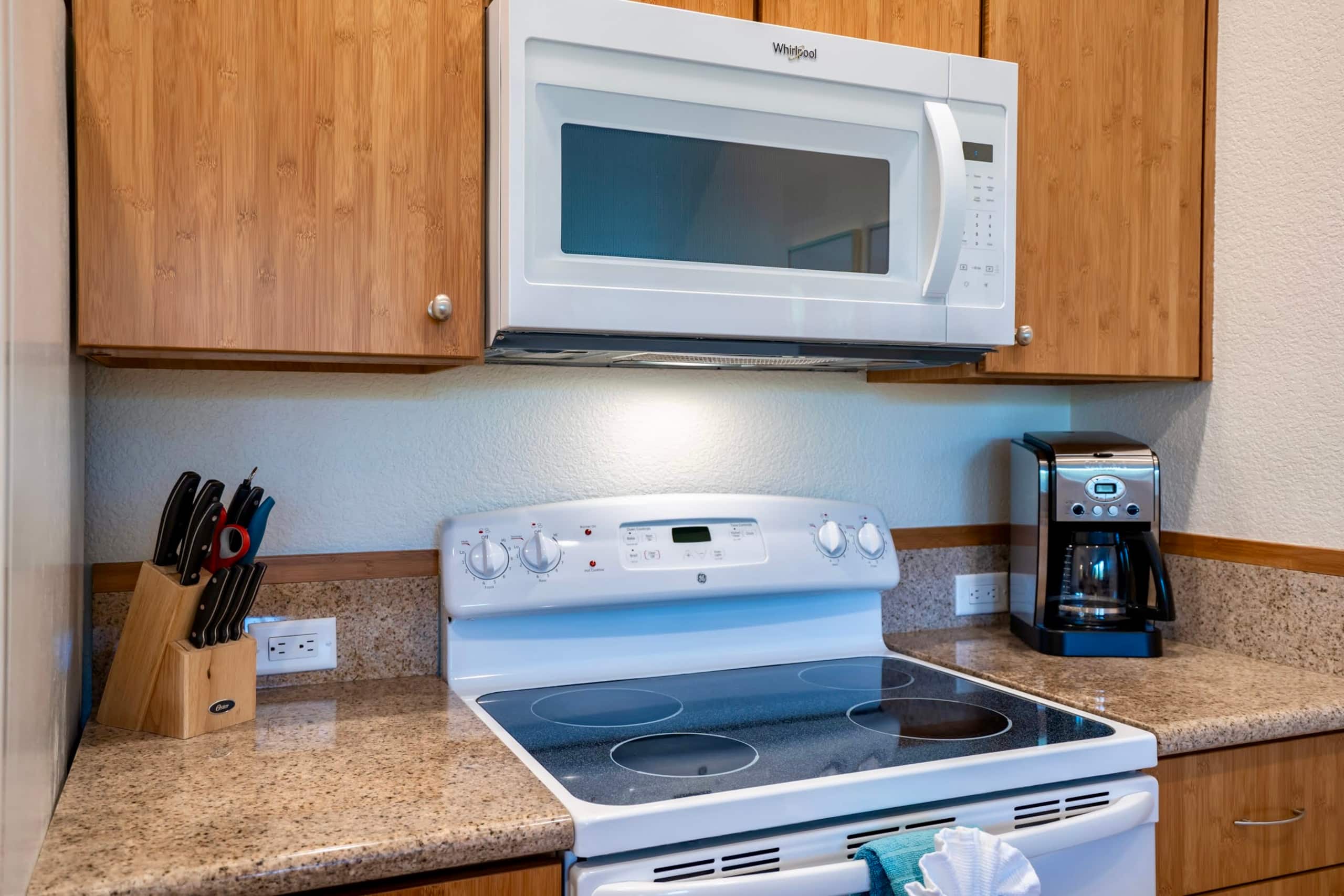 Condo in Wailea · ★4.89 · 1 bedroom · 2 beds · 2 private baths - Image 8