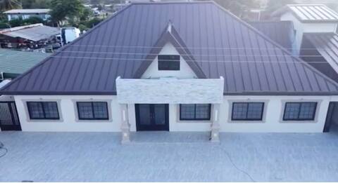 Lovely 6 Bedroom Villa Saltwater Pool 24 Guests