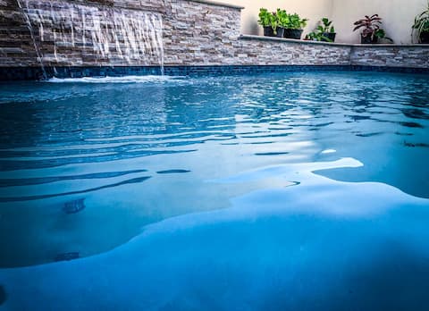 Lovely Condo With Private Saltwater Pool