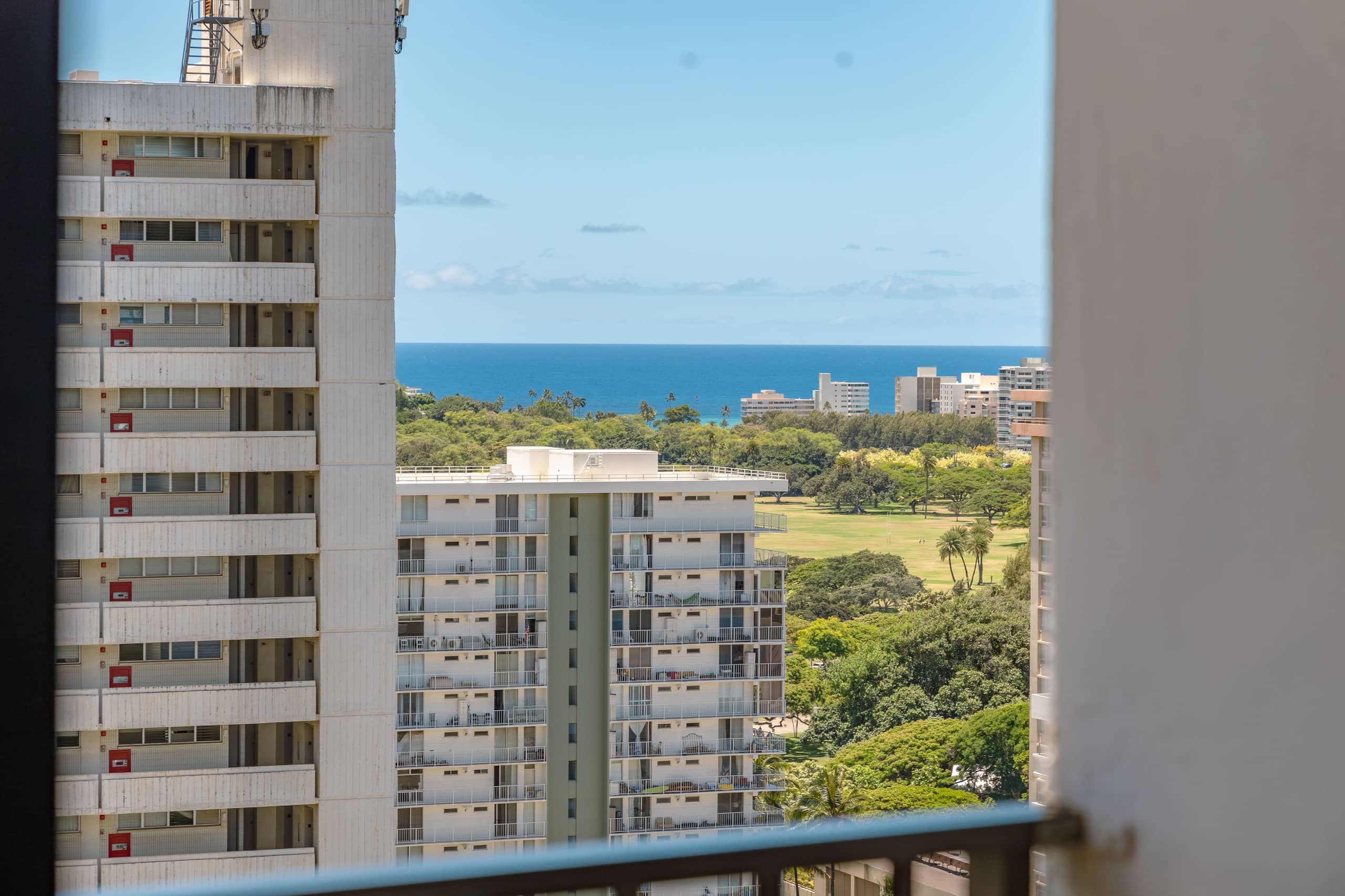 Condo in Honolulu · ★4.91 · 1 bedroom · 3 beds · 1 private bath - Image 18