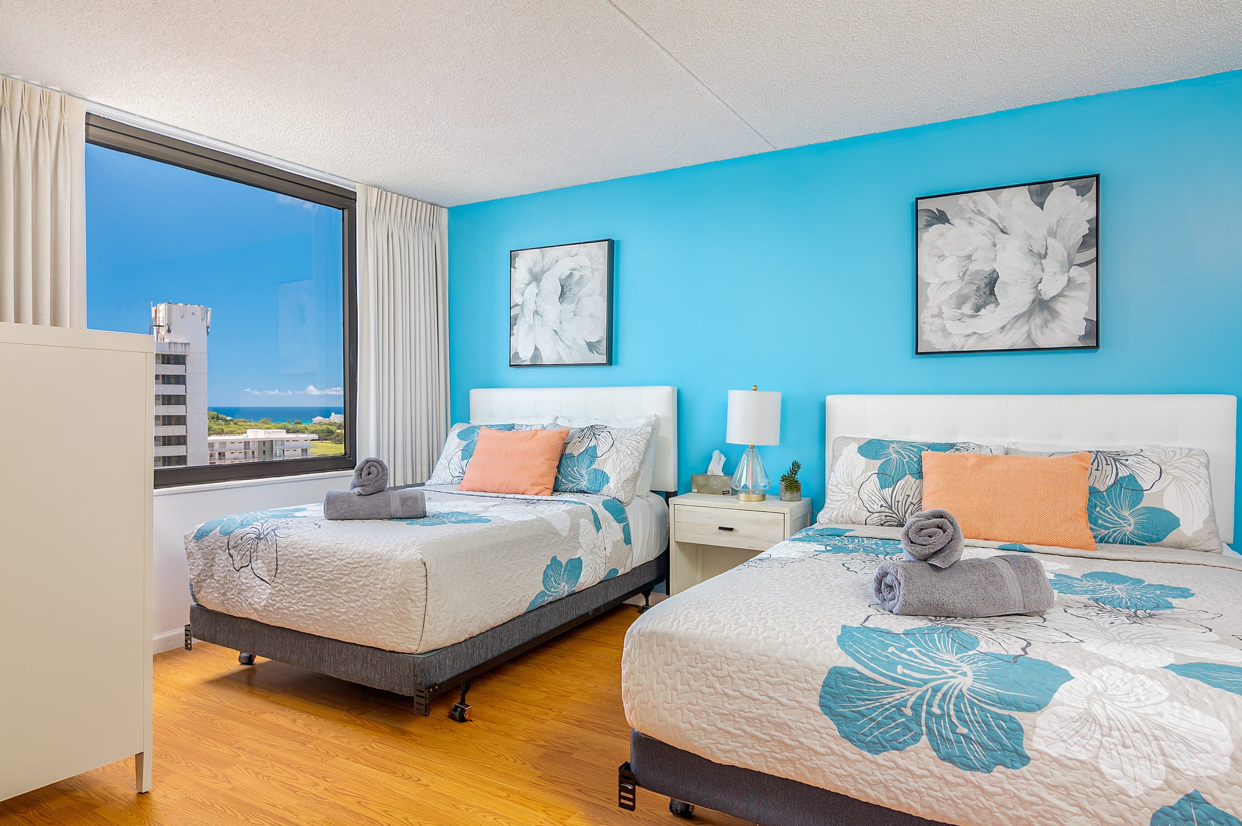Condo in Honolulu · ★4.91 · 1 bedroom · 3 beds · 1 private bath - Image 7