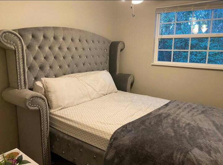 Relaxed Cozy Room in Clean Modern Home In ATL Houses for Rent in