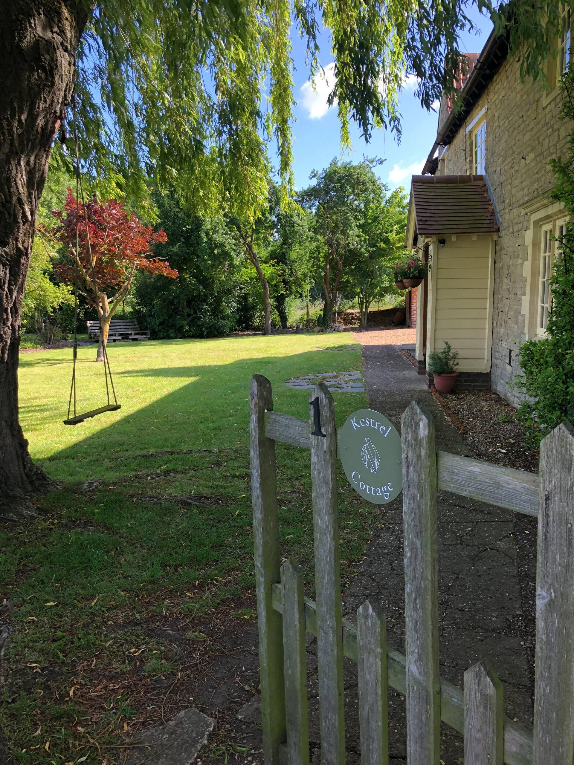 Peregrine Cottage in Castle Ashby Village