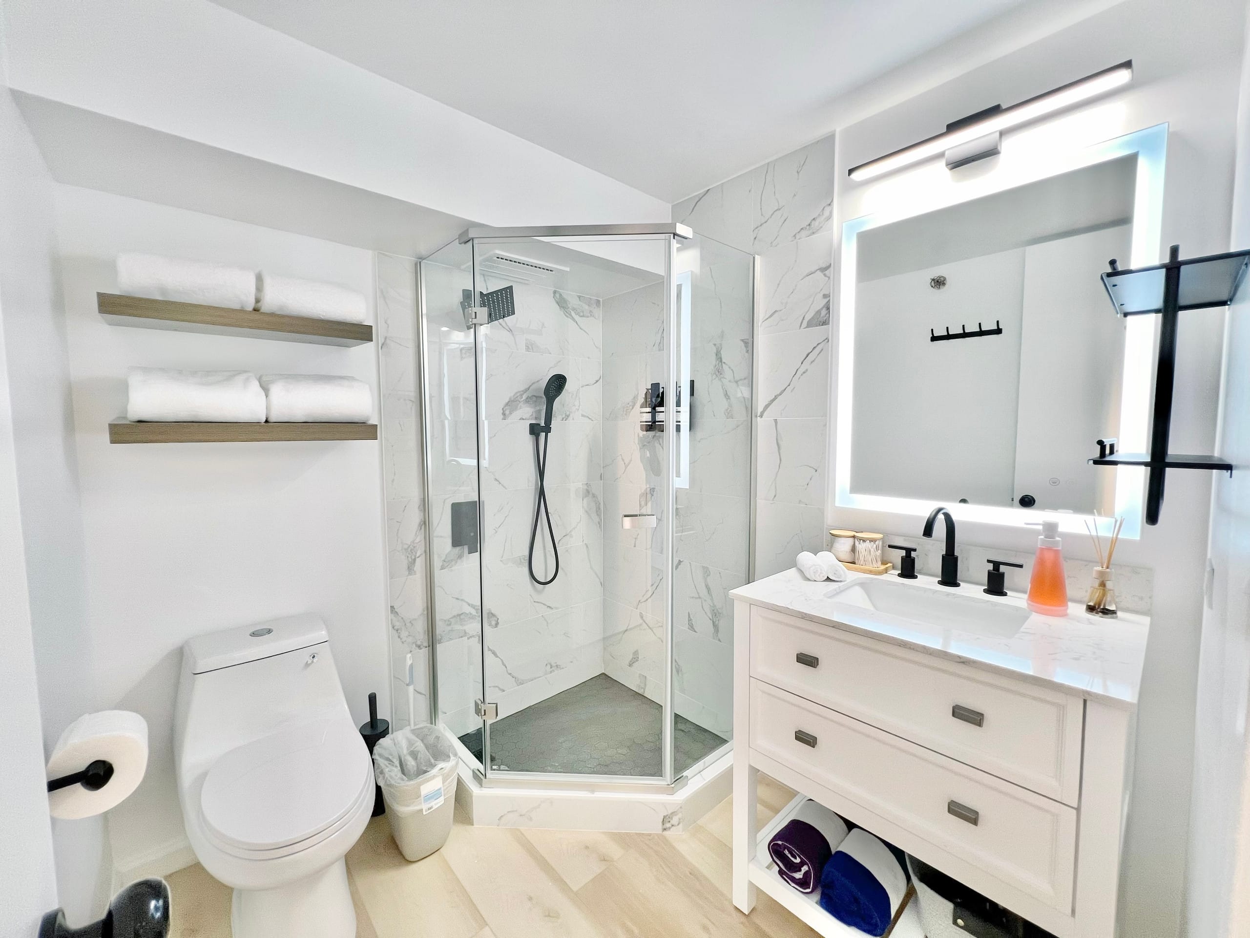 Condo in Honolulu · ★4.96 · 1 bedroom · 4 beds · 1 private bath - Image 42