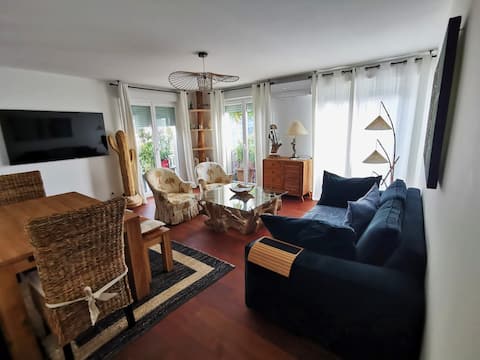 Top Airbnb: Charming F3 apartment in city center - parking in Sète