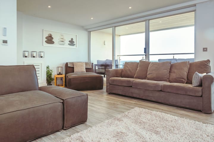 White Point - Stunning Sea View Beach Villa For 8 - Eastbourne