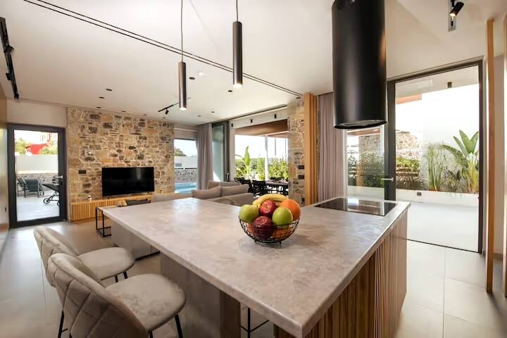 Lilium Luxury Villa (by Xenias Luxury Villas) gallery image 4