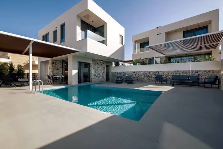 Lilium Luxury Villa (by Xenias Luxury Villas) gallery image 3