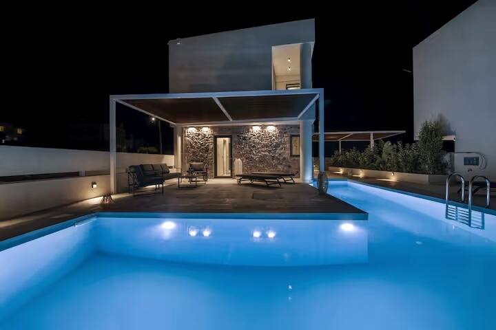 Anais Luxury Villa (By Xenias Luxury Villas) gallery image 3