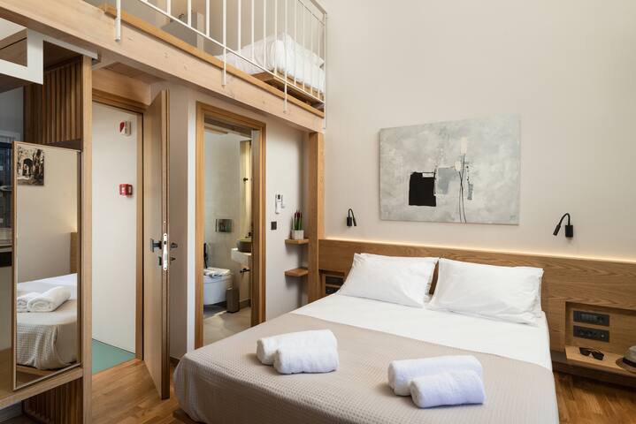 Ontas IK18 | Old town home with terrace and view