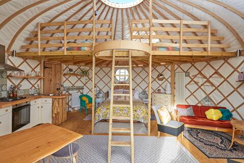 Puckaster Cove Luxury Yurt with amazing sea views