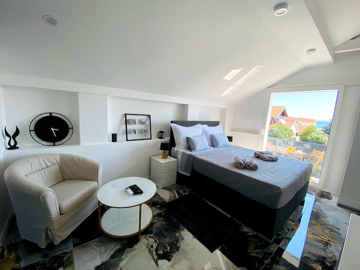 Drama @ Danza Del Mar | Pool, Tub, View | Adults - Vir, Kroatien