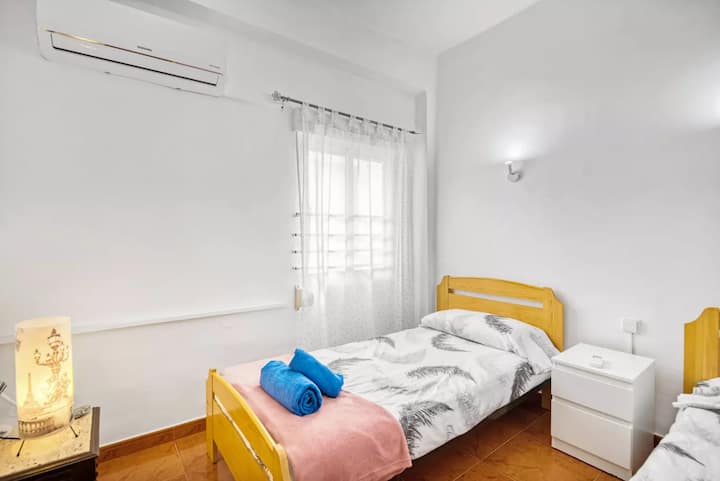Dormitorio con 2 camas de 90
